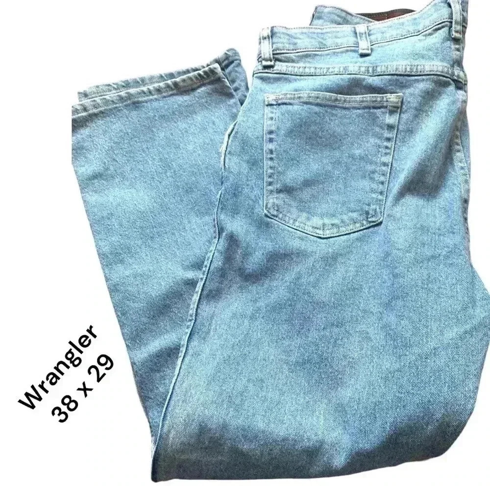 Wrangler jeans, regular fit, 38 x 29, EUC